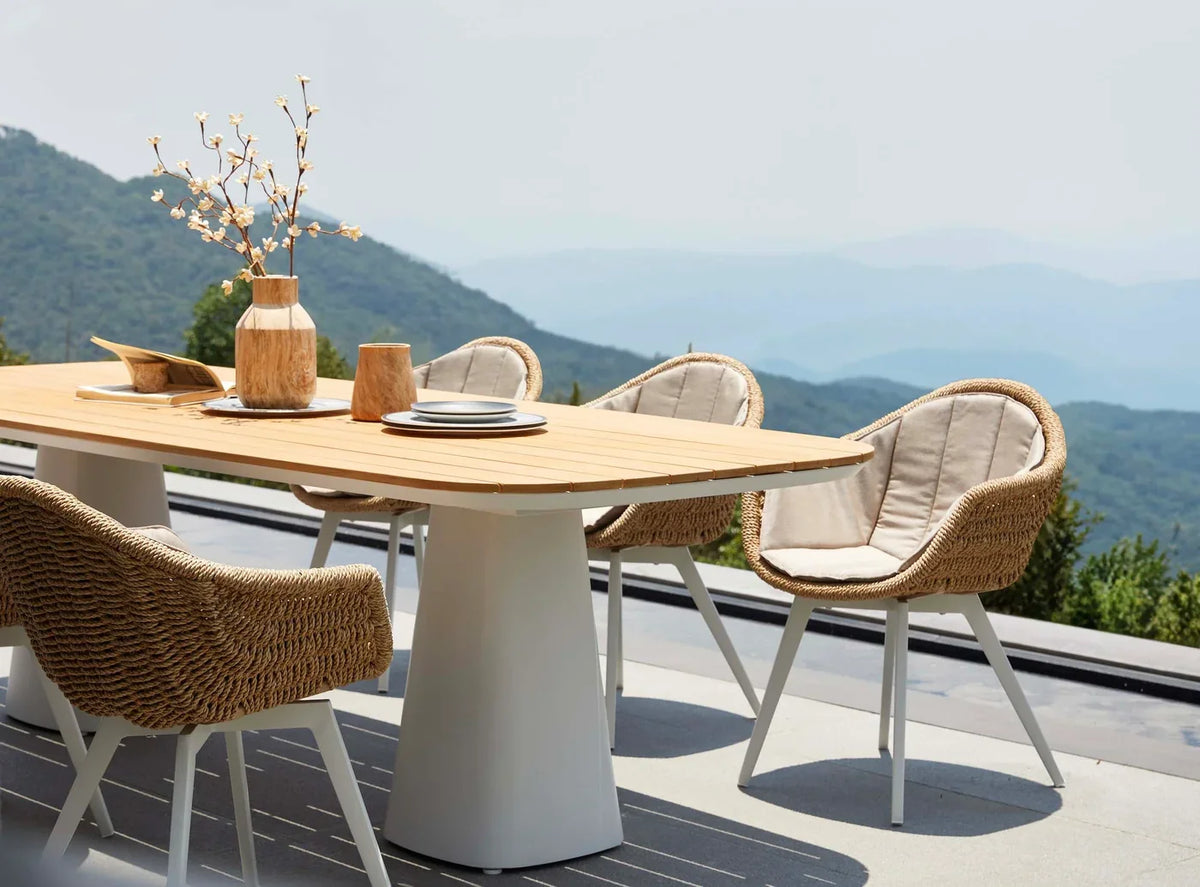 How to Choose the Right Material for Your Outdoor Furniture