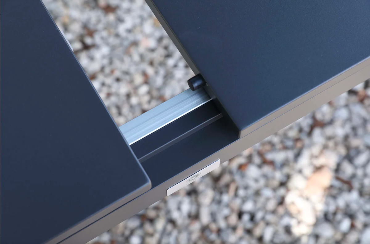 Extendable table in black aluminum - LOU