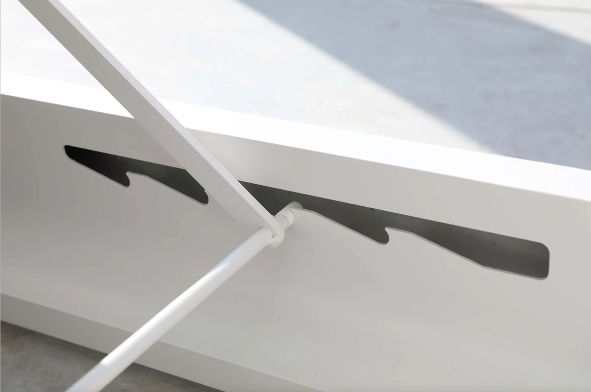 High-end aluminum sun lounger - MAÉ