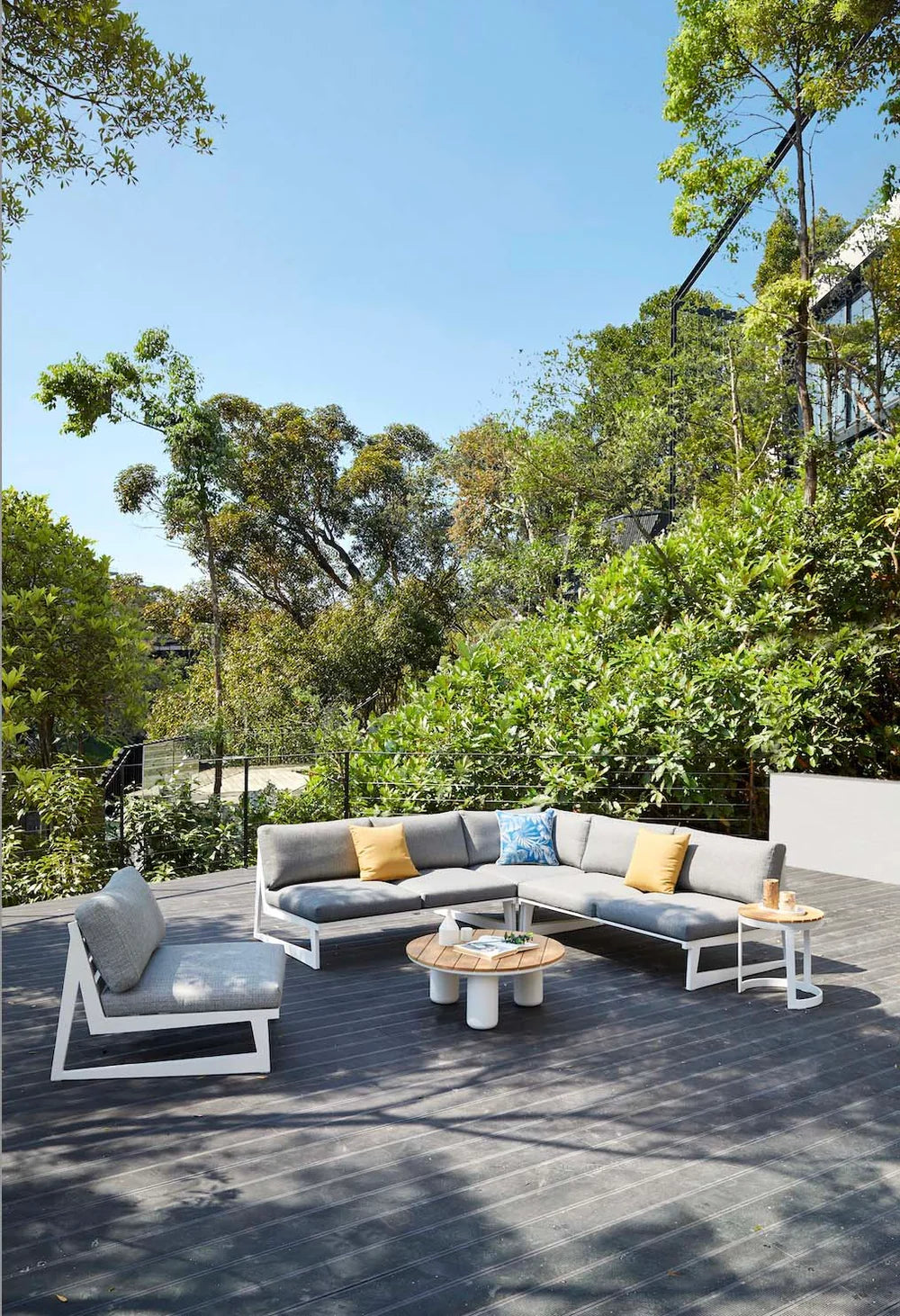 Designer aluminum corner garden furniture - LEO