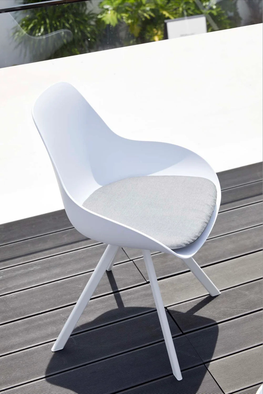 Garden chair in white aluminum and white polyethylene - MONDO (set of 2)